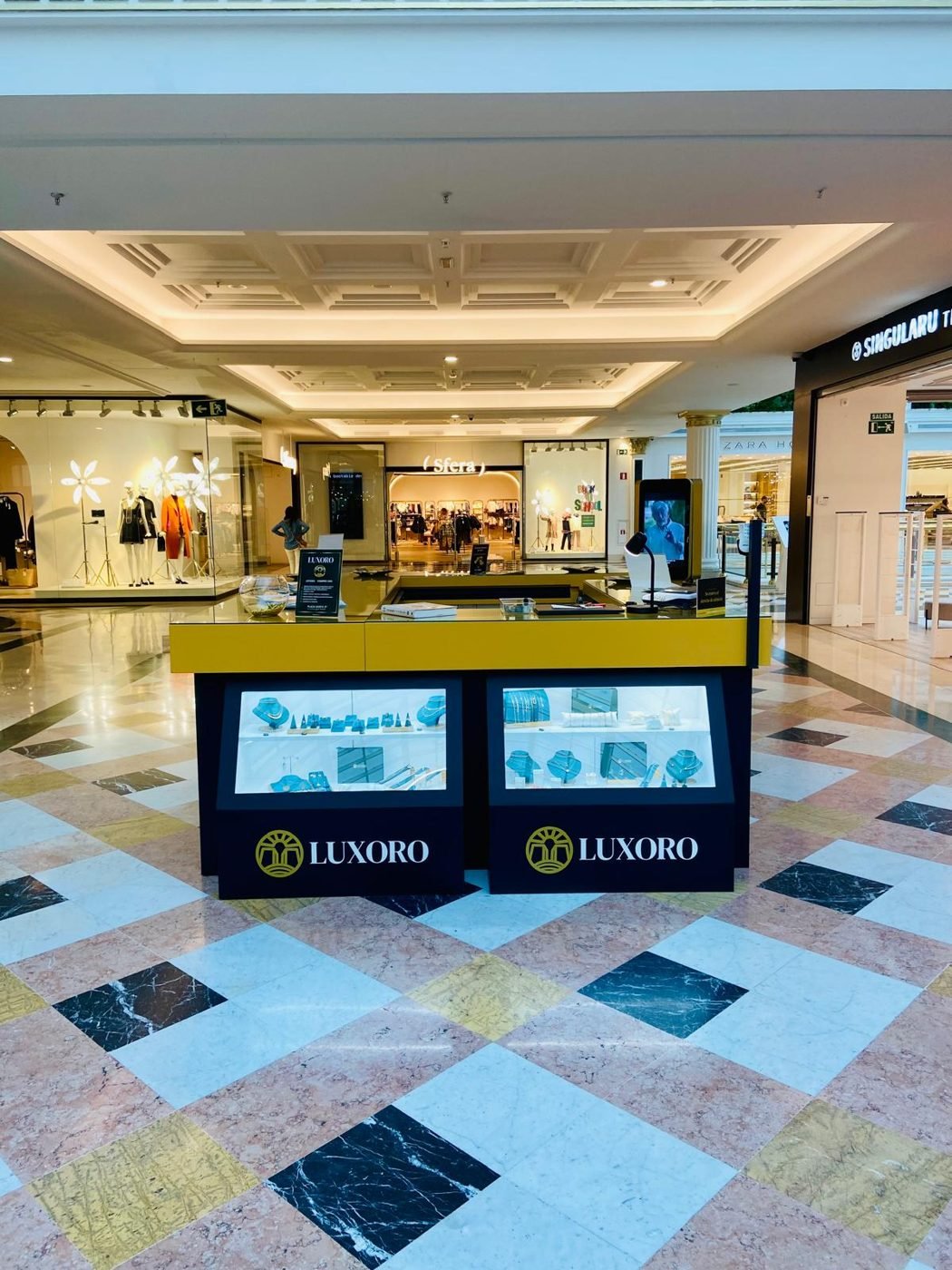 Stand de Luxoro en el Centro Comercial Plaza Norte 2, San Sebastián de los Reyes